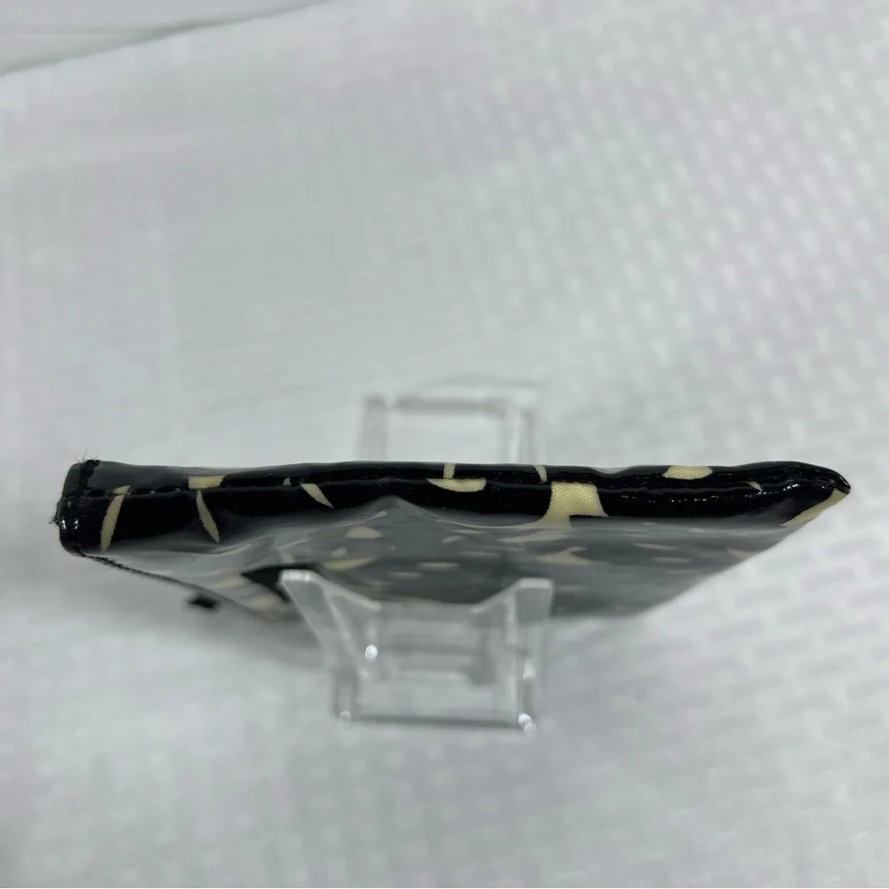 2069: Kate Spade Black & Cream Floral Print Zip Cosmetic Pouch